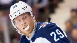 Patrik Laine: ”Hockey känns väldigt svårt just nu”