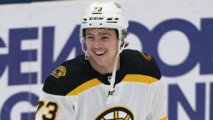 Charlie McAvoy skriver monsterkontrakt med Boston Bruins