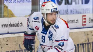 Uppgifter till hockeysverige.se: Svenske storstjärnan skriver treårsavtal