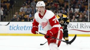 Tidigare Frölundaforwarden tar plats i Detroit Red Wings: ”Spelar i premiären”