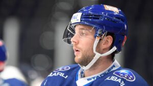 Första KHL-poängen för Rundblad – Gynge segerskytt i andra Traktor-matchen