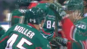 VIDEO: Oscar Möller sudden-hjälte i Gagarin Cup-debuten