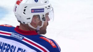 Tionde målet för Hersley när KHL-rekordet tangerades