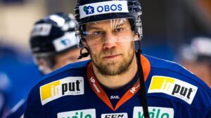 Beskedet: Stängs av resten av matchserien