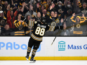 Hattrick av Charlie Coyle när Boston slog NY Islanders