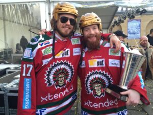 BILDSPEL: Här firar Frölunda SM-guldet på Götaplatsen