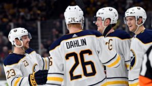 Fem poäng på två matcher – Rasmus Dahlin är glödhet