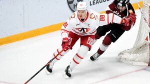 Ryske jättebacken nobbar NHL – stannar i KHL