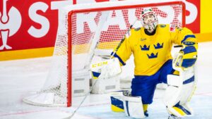 Uppgifter: Adam Reideborn byter klubb i KHL