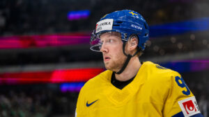 Alexander Nylander petas – inleder som extraforward