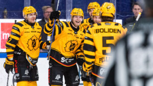 Filip Sandberg hjälte – Skellefteå vinner toppmötet mot Färjestad