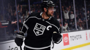 Anze Kopitar prisas med Mark Messier Leadership Award