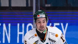 Patrick Bajkov fixade segern för Vita Hästen i matchen mot Västervik