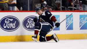 Bowen Byram förlänger med Colorado Avalanche