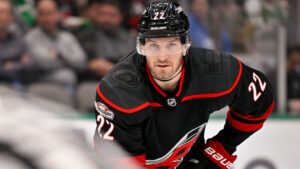 Brett Pesce blir borta länge för Carolina Hurricanes