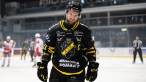 Christian Sandberg får lämna AIK Hockey