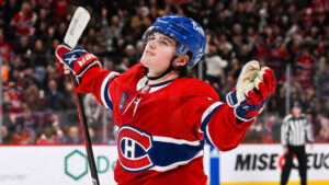 Cole Caufield skriver åttaårskontrakt med Montréal Canadiens