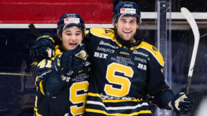 Colin Smith och Tobias Lindberg petas av Södertälje