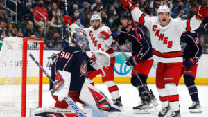 Carolina Hurricanes vände 0-4 till 7-4 mot Columbus Blue Jackets