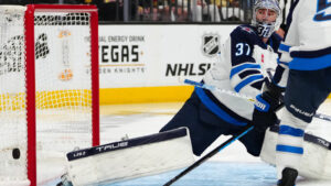 Uppgifter: New Jersey intresserade av Connor Hellebuyck