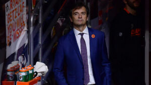 Dallas Eakins får lämna Anaheim Ducks