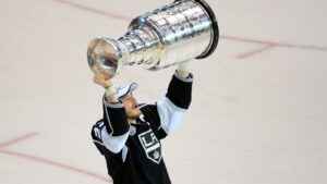 Dustin Brown lägger av