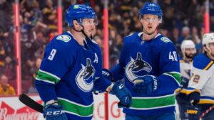 Vancouver tappar i jakten trots två mål av Elias Pettersson