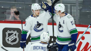 Elias Pettersson förlängde poängsviten till fem matcher