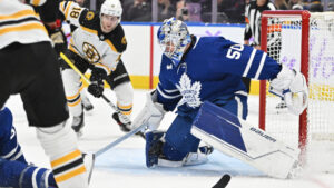 Erik Källgren kallas upp till NHL av Toronto Maple Leafs