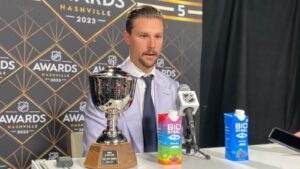 Erik Karlsson vinner sin tredje Norris Trophy