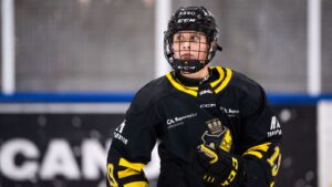 Felicia Öhrqvist stannar i AIK