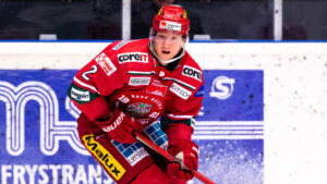 MoDo-backen Filip Hasa jagas av Frölunda