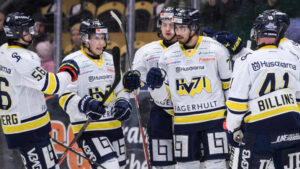 Stort jubel när HV 71 säkrade seriesegern med vinst mot BIK Karlskoga