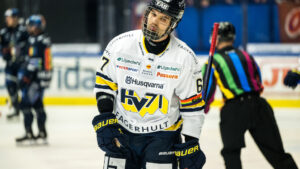 Växjö ryckte i sista perioden och vann mot HV 71