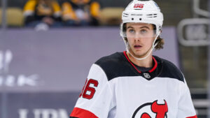 Jack Hughes skriver åttaårskontrakt med New Jersey Devils