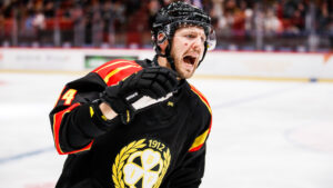 Jacob Blomqvist följer med Brynäs ner till HockeyAllsvenskan