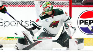 Jesper Wallstedt kallas upp till NHL av Minnesota Wild