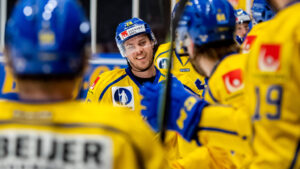 Tre Kronor tar andra raka segern mot Danmark