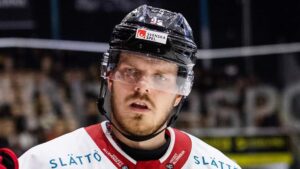 Johannes Nilsson väljer spel i Karlskrona HK