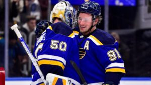 Jordan Binnington tog första slutspelssegern – sedan 2019