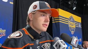 Leo Carlsson draftad av Anaheim Ducks