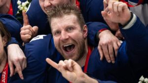 Uppgifter: Leo Komarov på väg till Brynäs