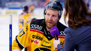 Leo Komarov klar för HIFK