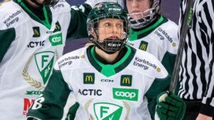 Line Bialik avslutar ishockeykarriären