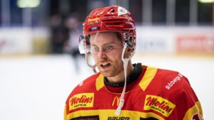 Markus Palmberg stannar i Kalmar – gör hockeyallsvensk debut