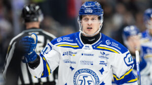 Martin Karlsson förlänger med Leksand