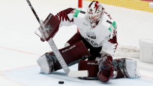 Elvis Merzlikins fick en mardrömsstart på VM