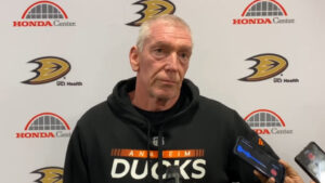 Anaheim Ducks tränare Mike Stothers har drabbats av cancer