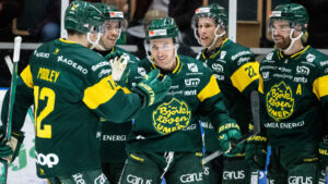 Alex Hutchings tvåmålsskytt för Björklöven i segern mot Västerås