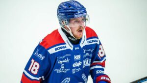 Niclas Burström tillbaka – fick kliva in som center